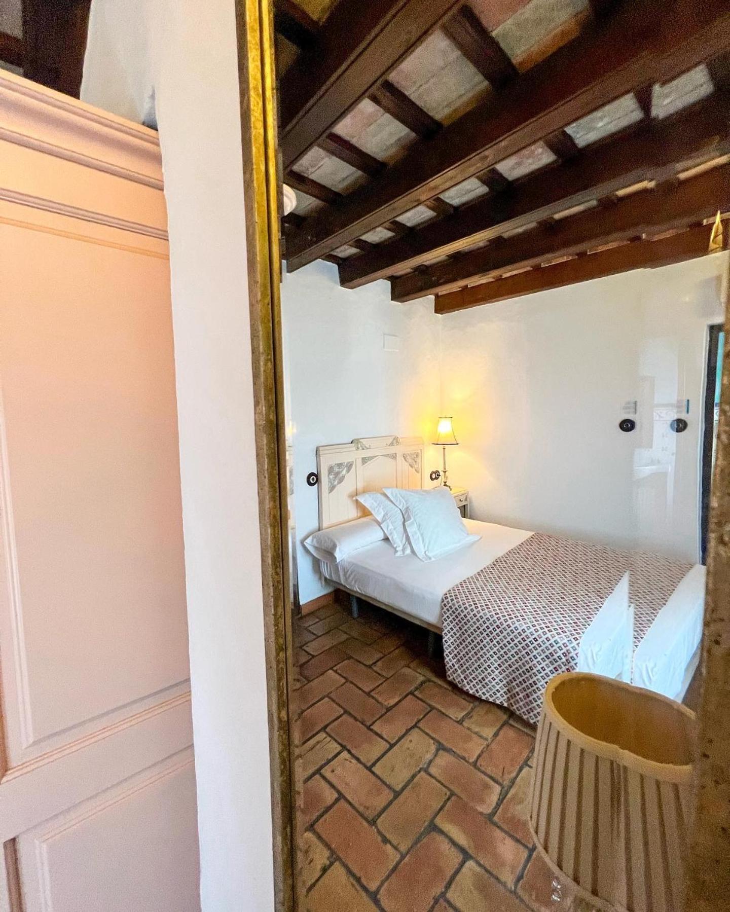 Hostal Servilia Carmona  Exteriér fotografie